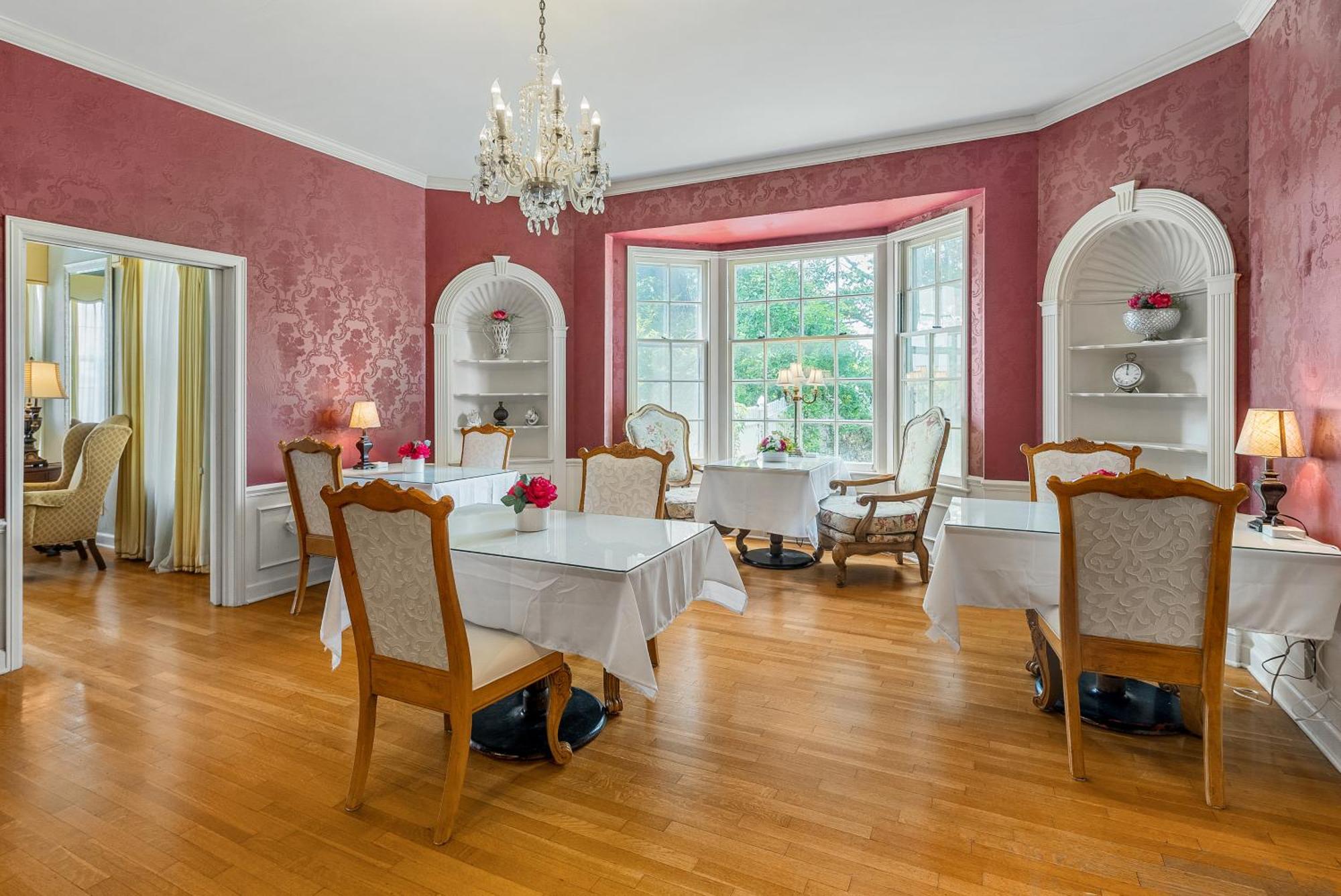 Beland Mansion-Blooming Garden Suite! フォートスミス エクステリア 写真